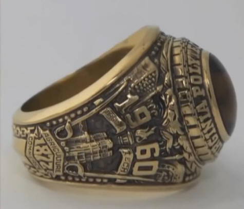 The 1960 Class Ring